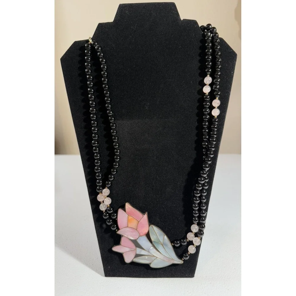 Lee Sands Inlay Mother of Pearl Flower Necklace Accent Bead Barrel Clasp 1980's - Picture 2 of 6